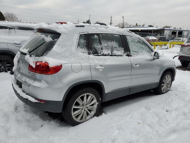  VOLKSWAGEN TIGUAN 2015 Серебристый