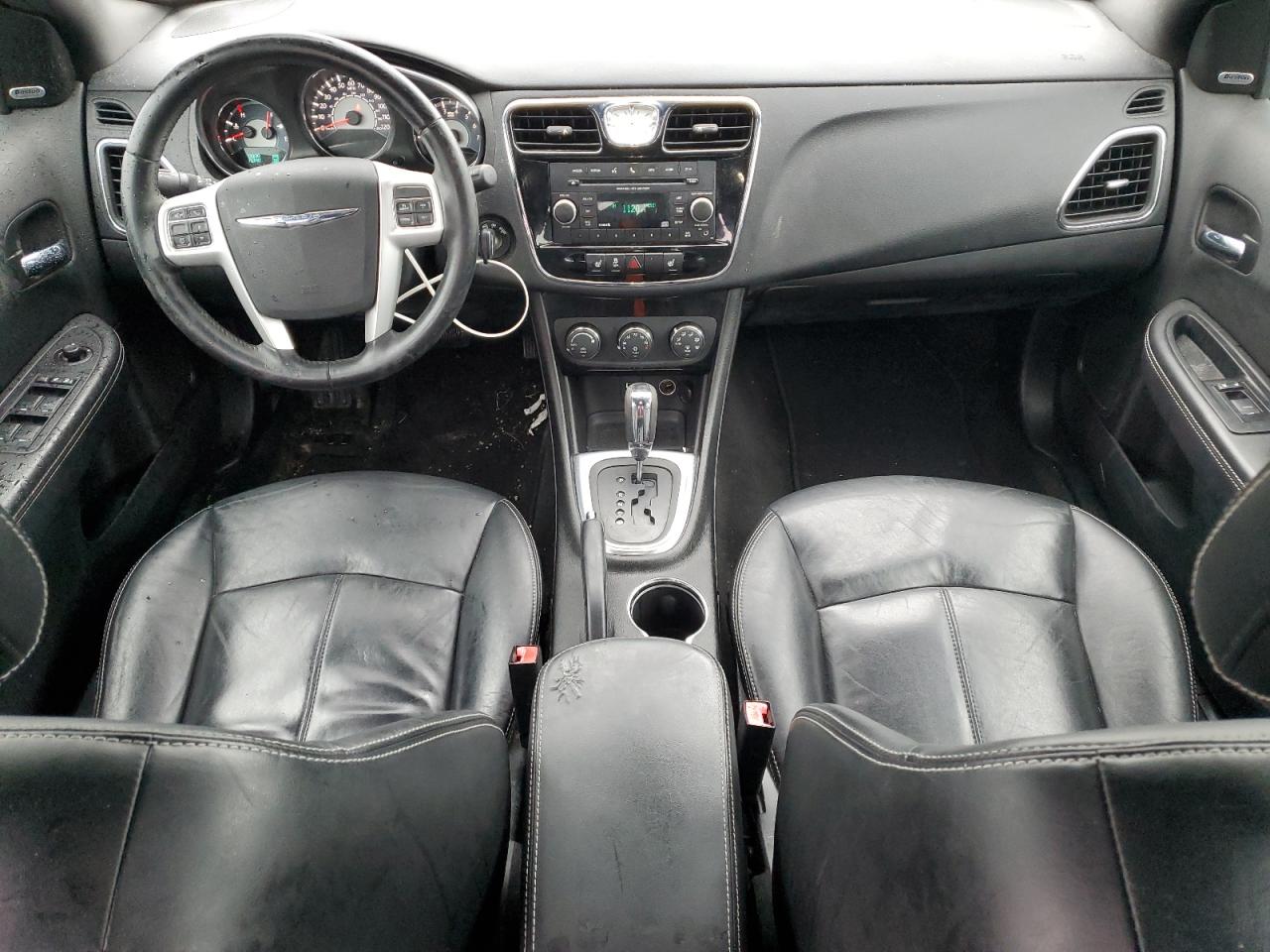 2014 Chrysler 200 - Image 8