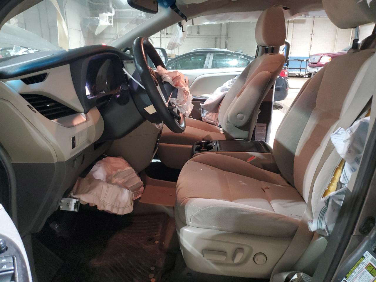 2015 Toyota Sienna - Image 7