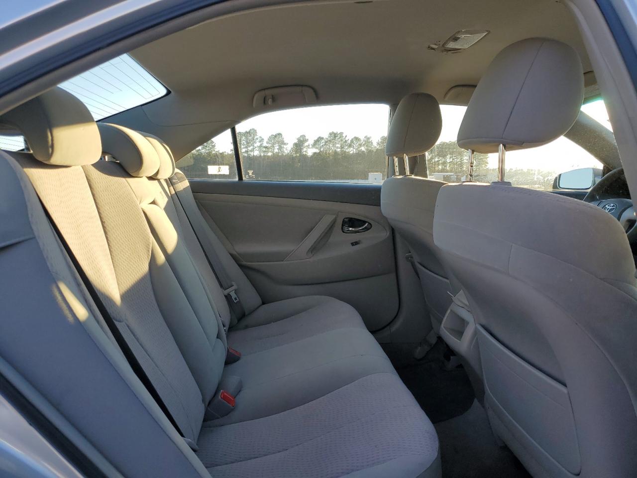 2011 Toyota Camry - Image 10
