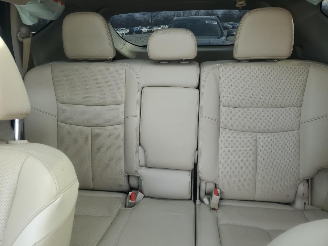 2015 Nissan Murano - Image 10