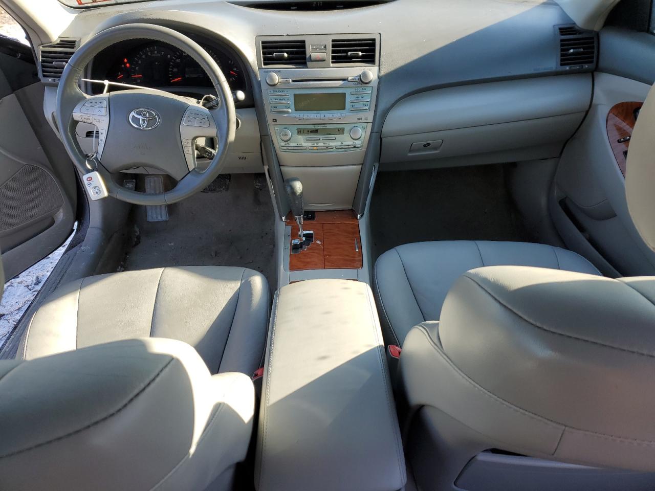 2009 Toyota Camry - Image 8