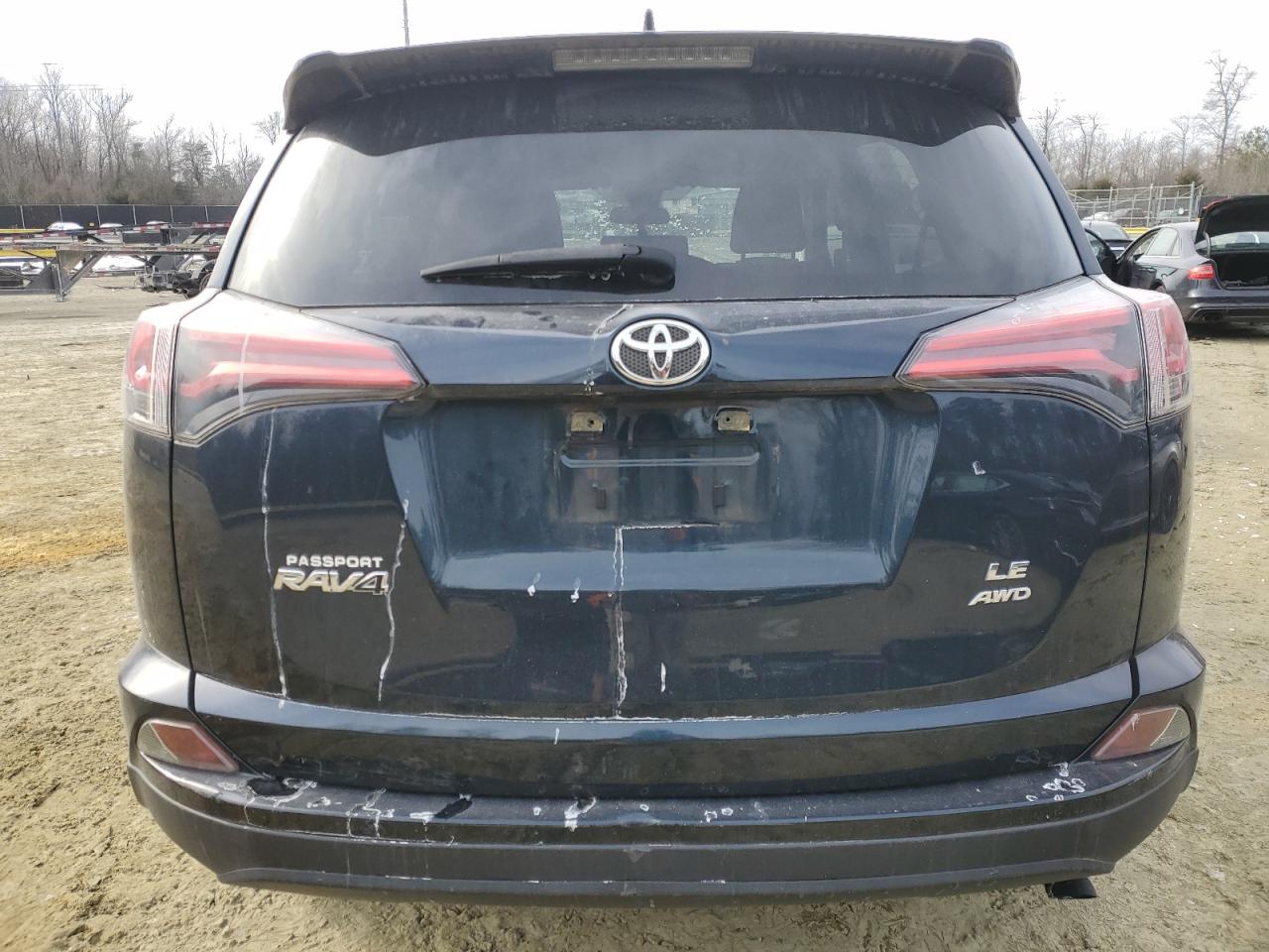 2018 Toyota RAV 4 - Image 6