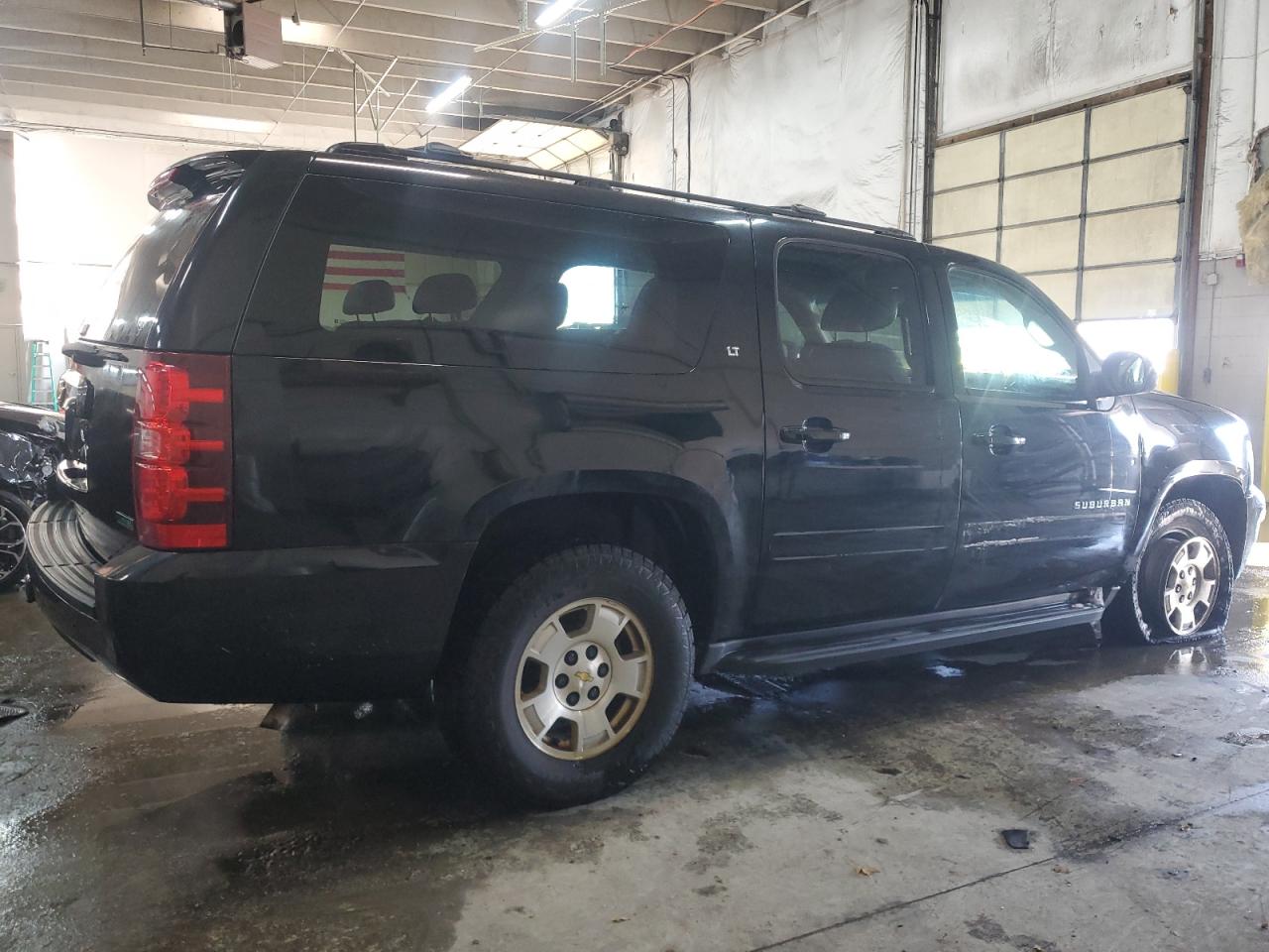 2012 Chevrolet Suburban - Image 3