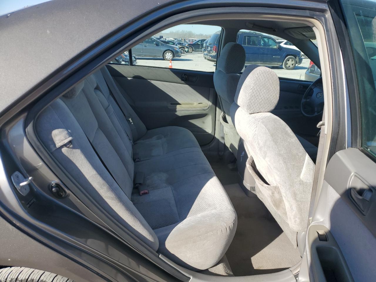 2004 Toyota Camry - Image 10