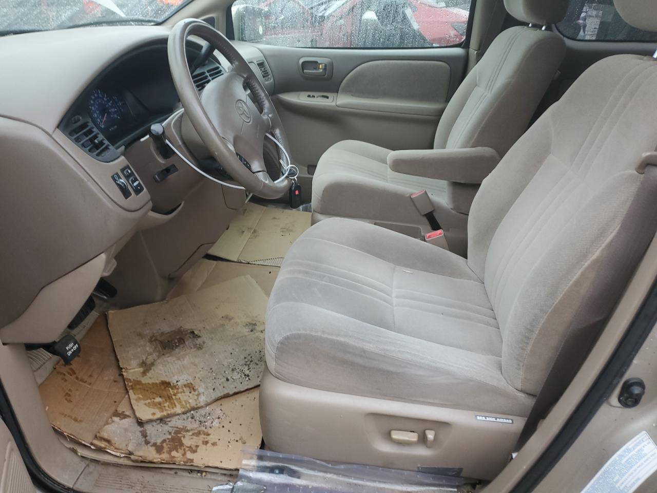 2002 Toyota Sienna - Image 7