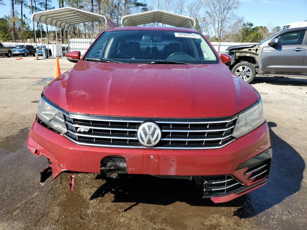 2017 Volkswagen Passat - Image 5