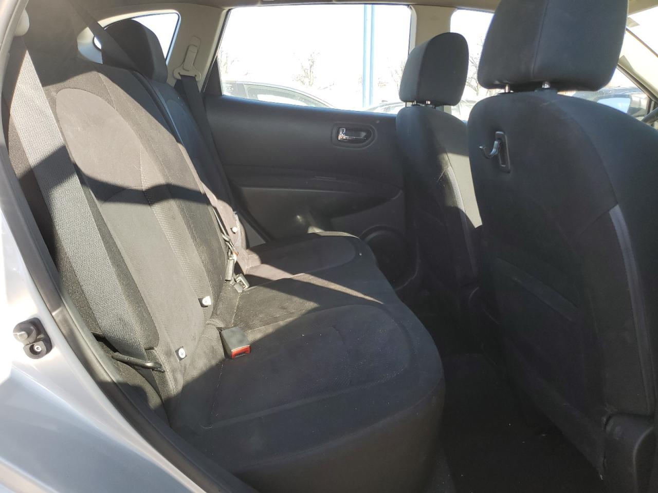 2015 Nissan Rogue - Image 11