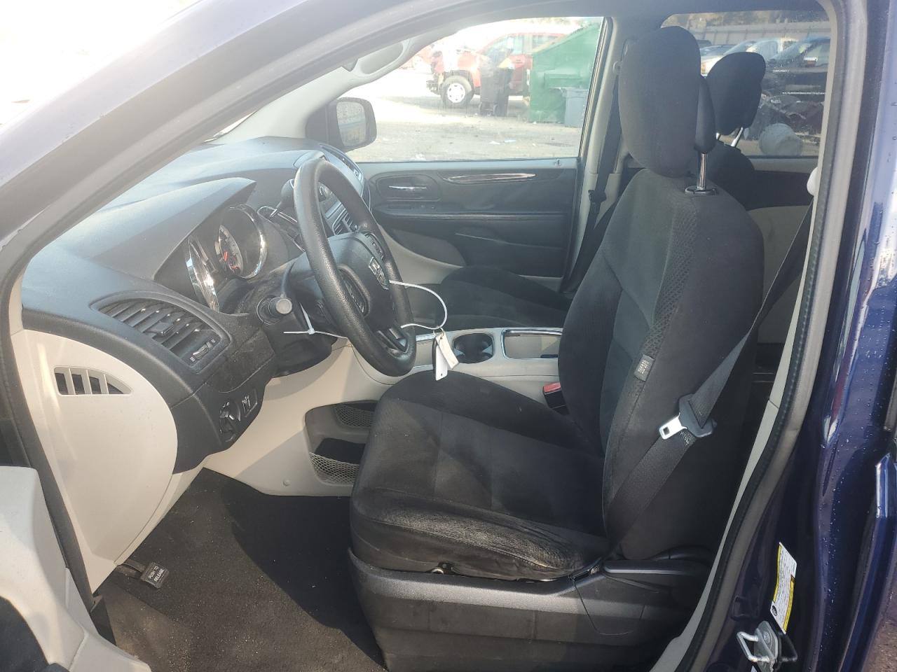 2016 Dodge Caravan - Image 7