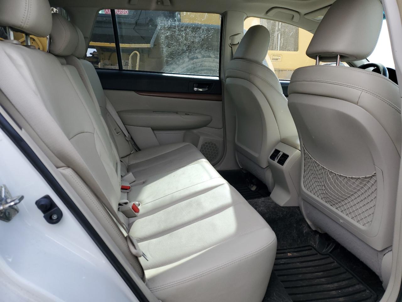 2014 Subaru Outback - Image 11