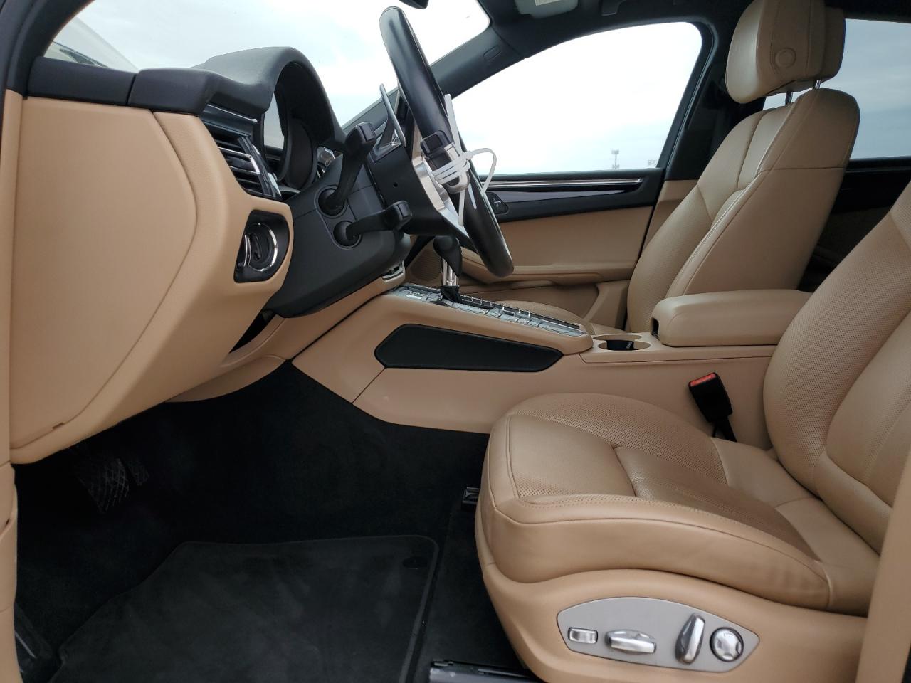 2020 Porsche Macan - Image 7