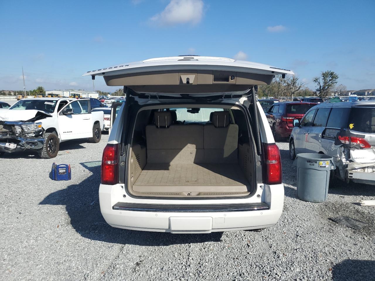 2018 Chevrolet Suburban - Image 6