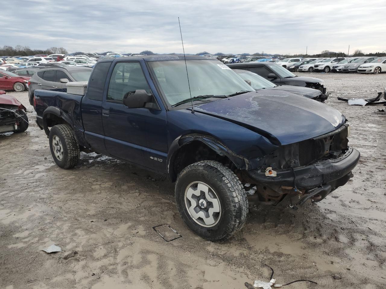 1999 Chevrolet S-10 Pickup - Image 4