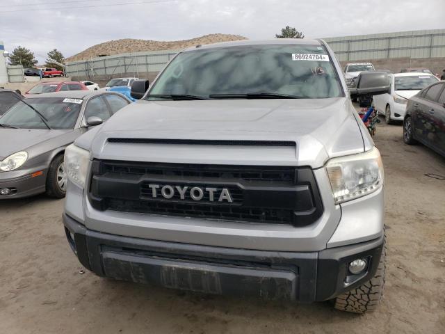 Pickups TOYOTA TUNDRA 2016 Srebrny