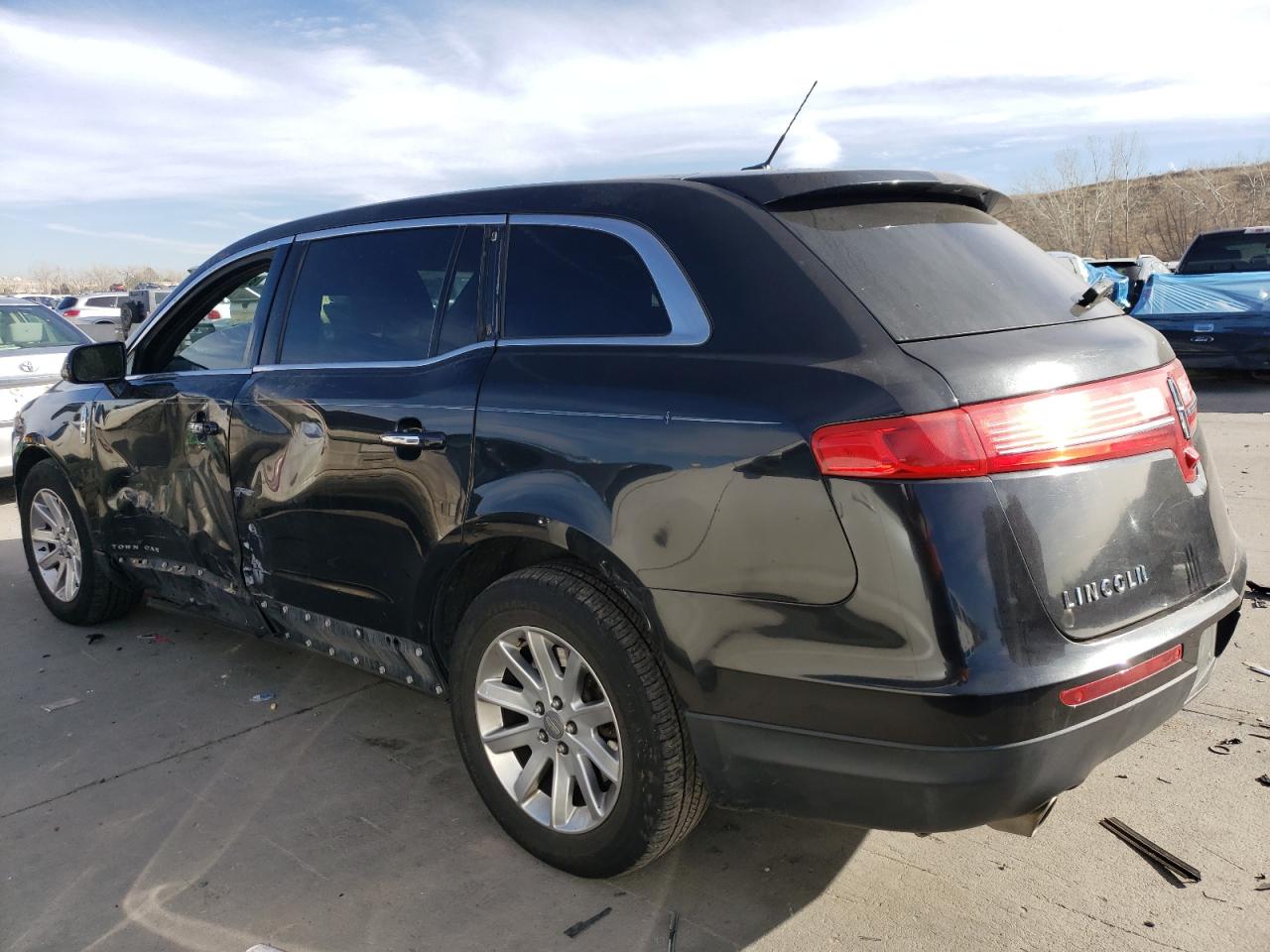 VIN 2LMHJ5NK0FBL03357 2015 LINCOLN MKT no.2