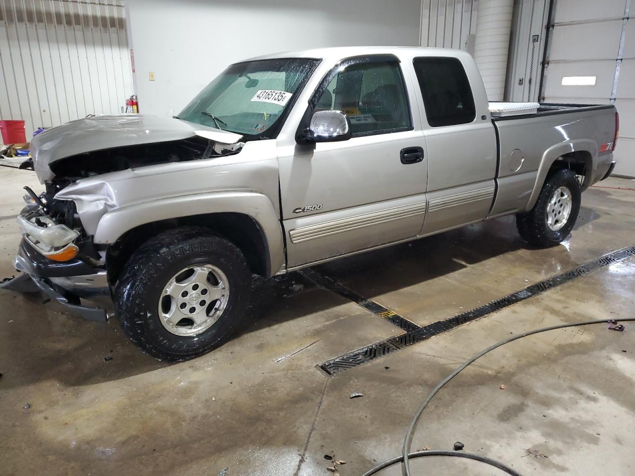 2000 Chevrolet Silverado - Image 1