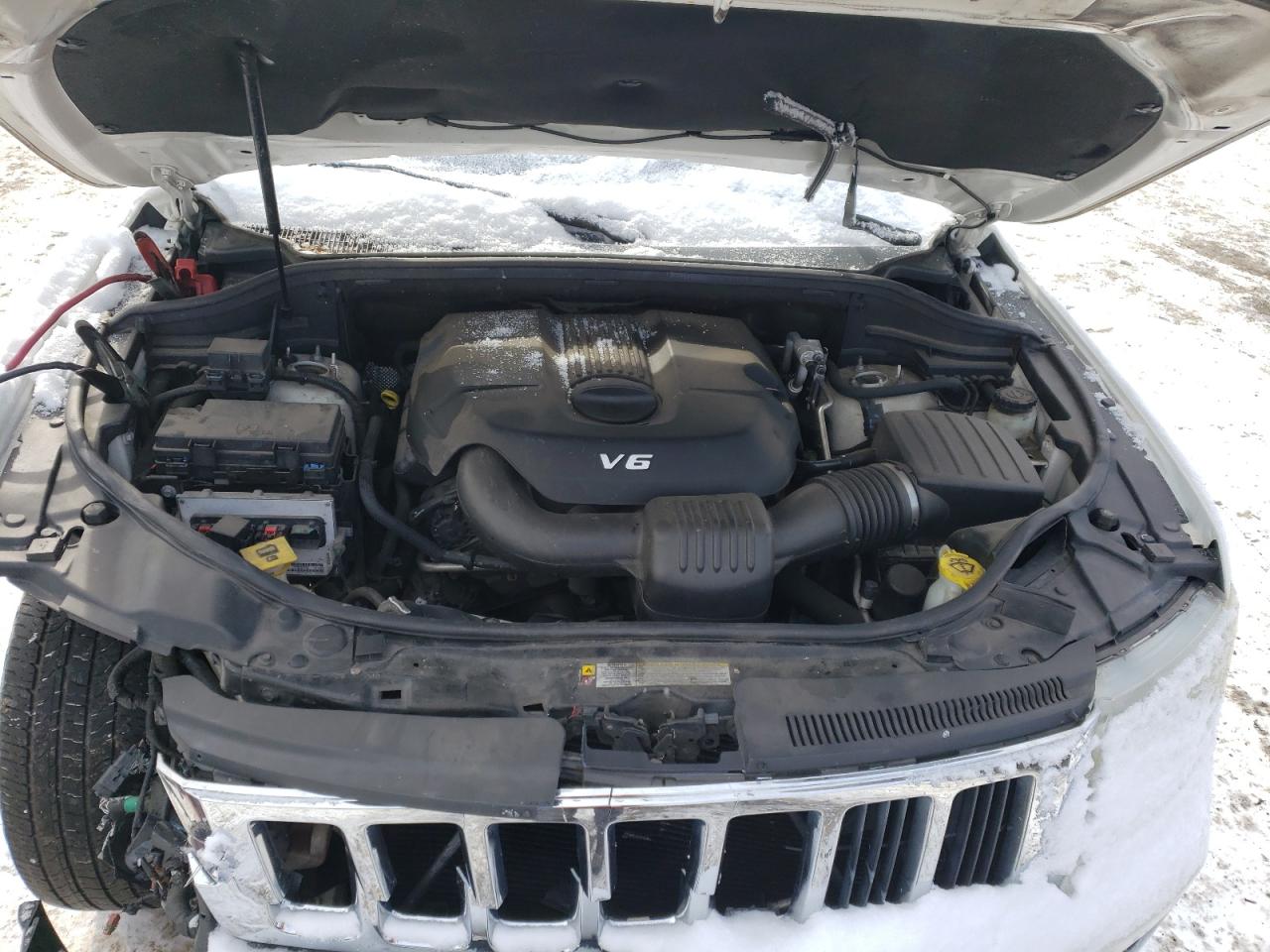 2012 Jeep Grand Cherokee - Image 12