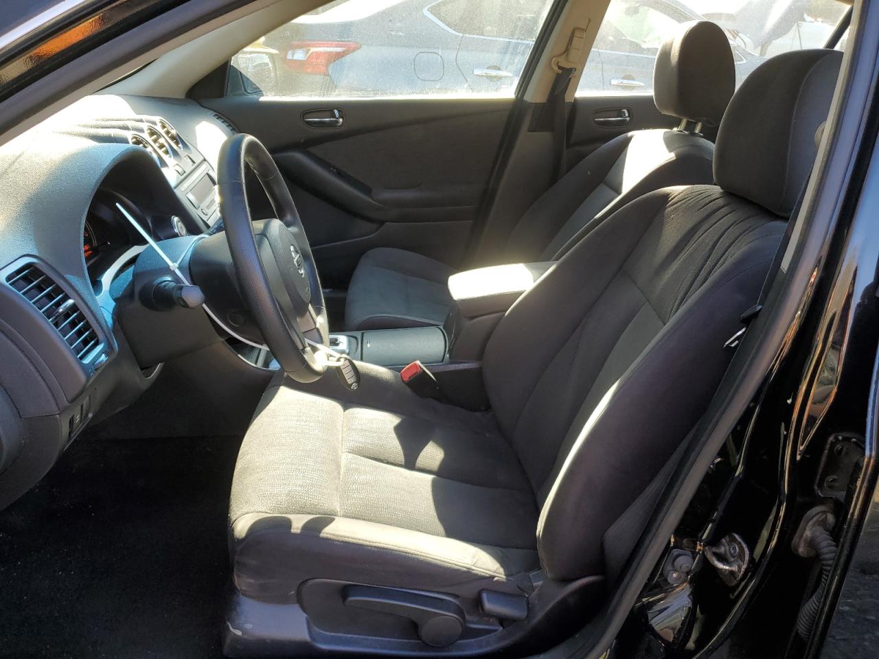 2010 Nissan Altima - Image 7