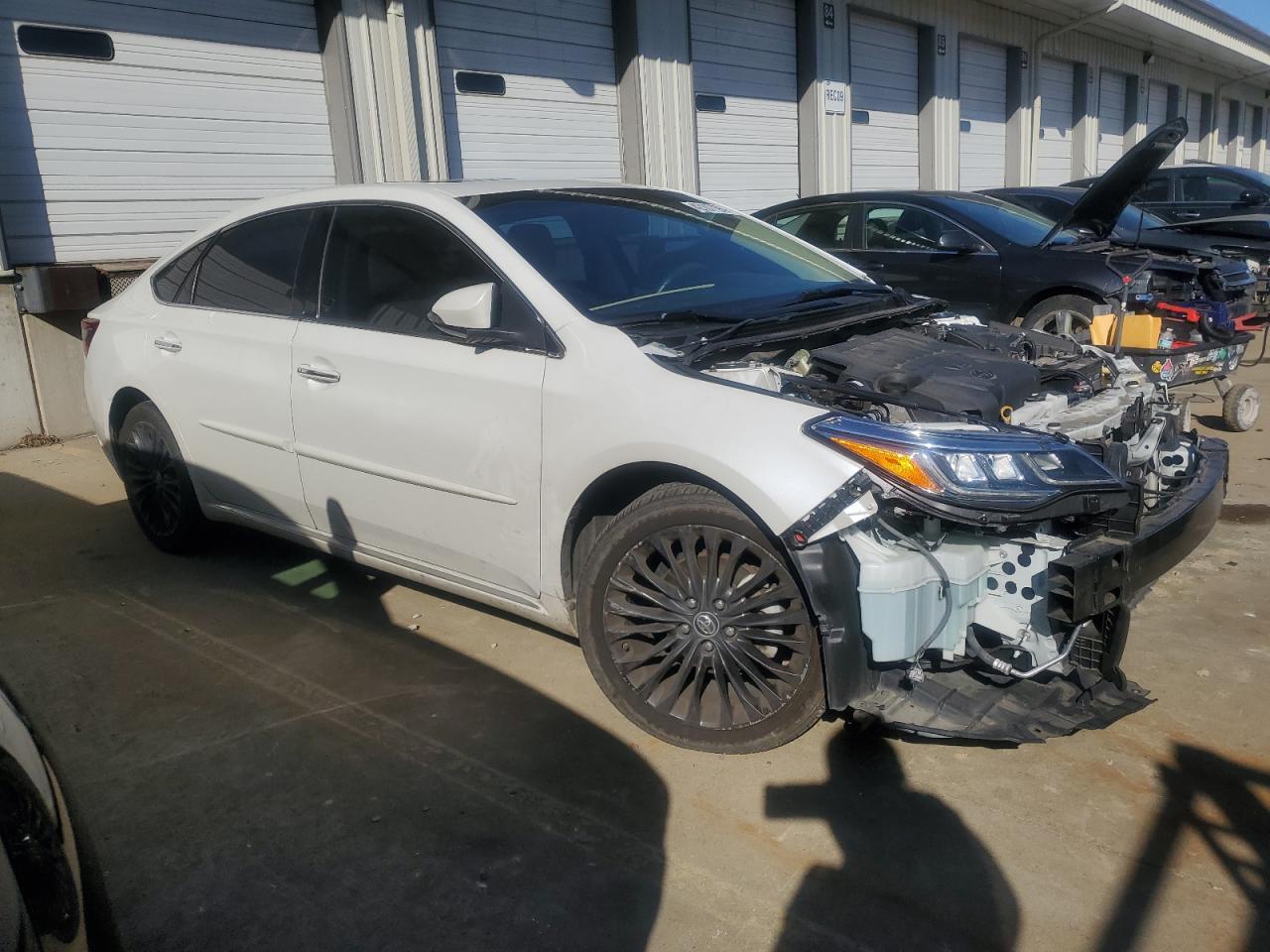 2016 Toyota Avalon - Image 4