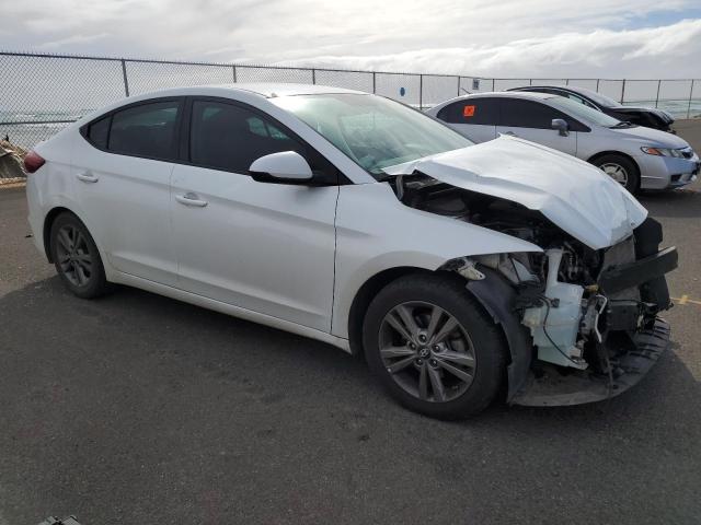  HYUNDAI ELANTRA 2018 Білий