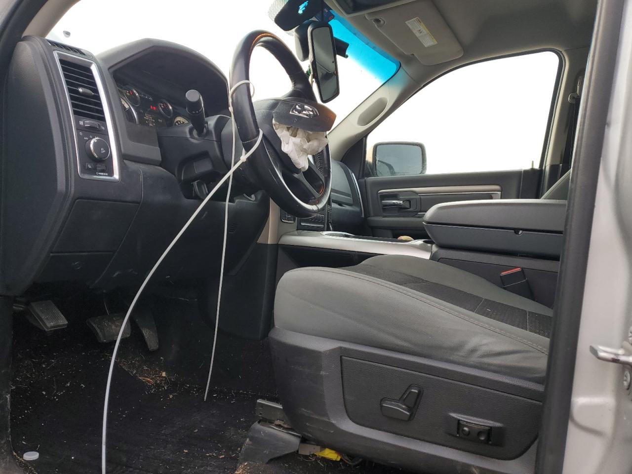 2016 RAM 1500 - Image 7