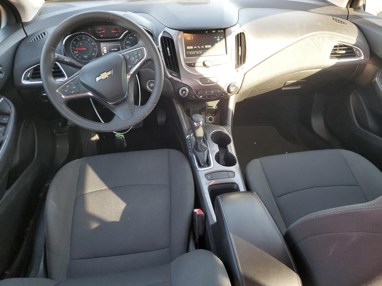 2018 Chevrolet Cruze - Image 8
