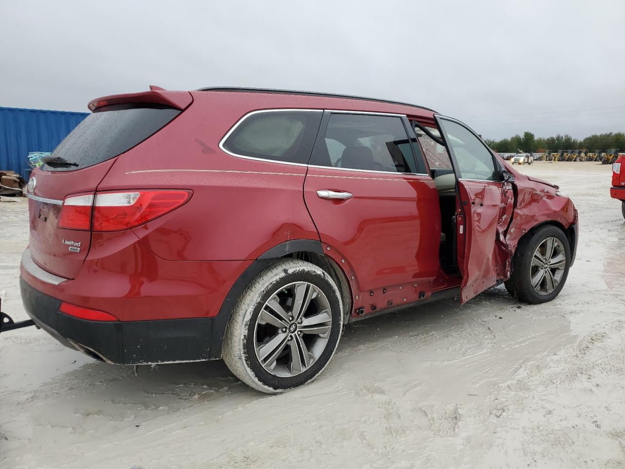 2013 Hyundai Santa Fe - Image 3