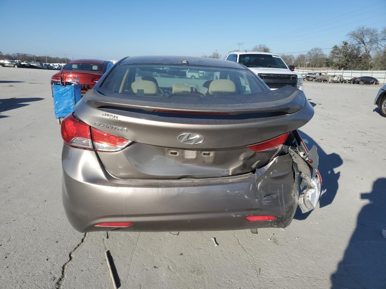 2013 Hyundai Elantra - Image 6