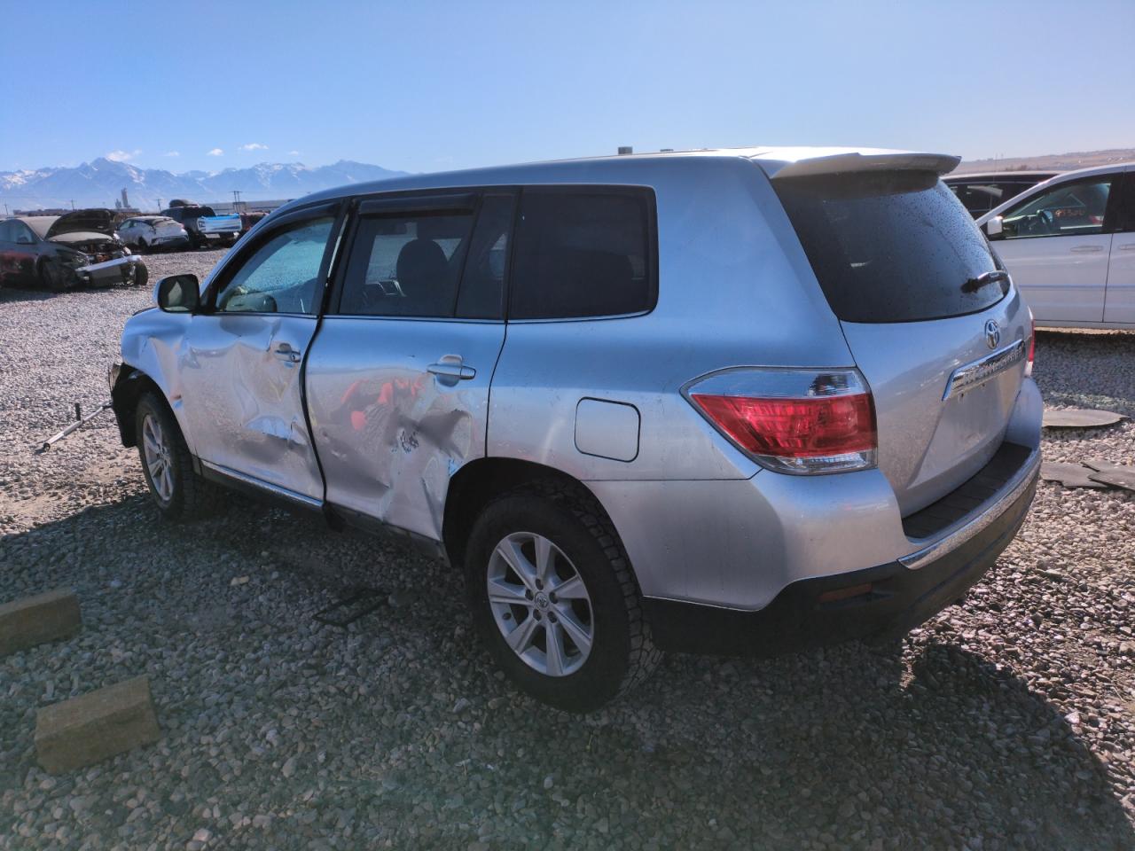 2013 Toyota Highlander - Image 2
