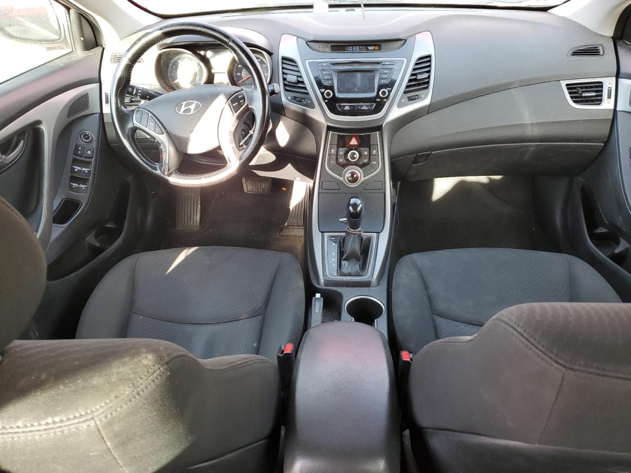 2015 Hyundai Elantra - Image 8