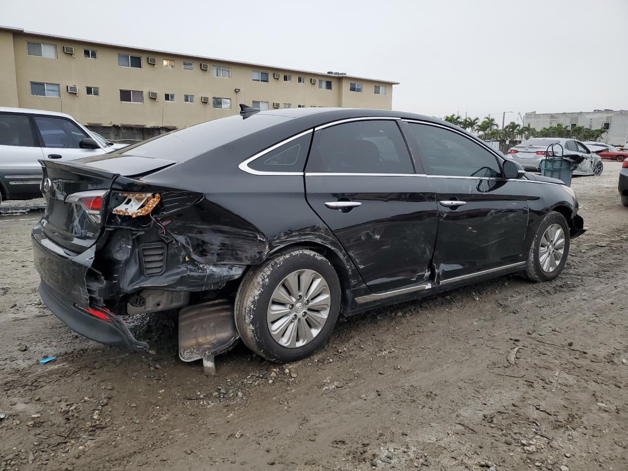 2016 Hyundai Sonata - Image 3