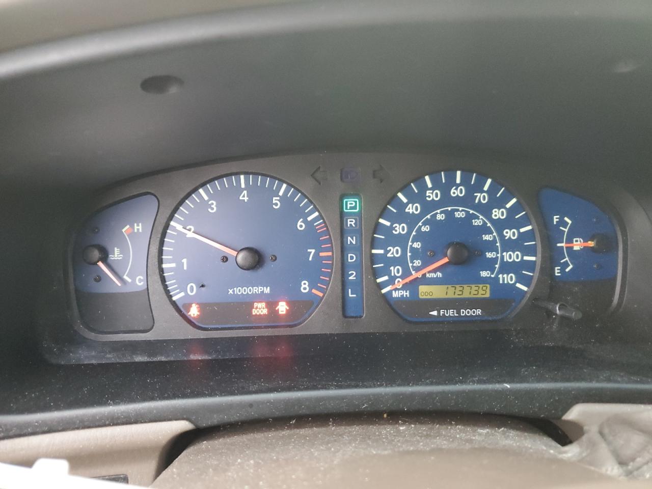 2002 Toyota Sienna - Image 9