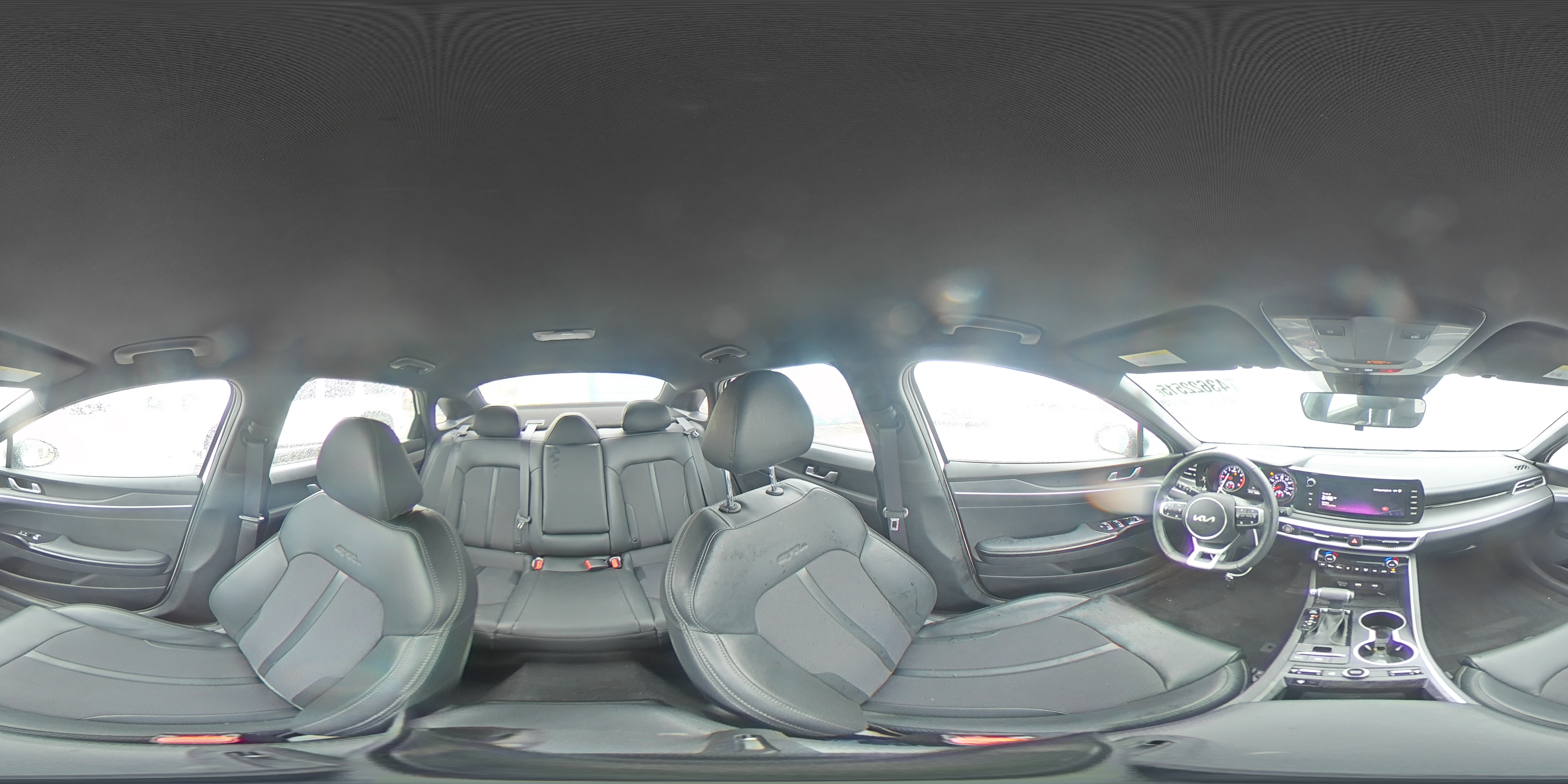 2024 Kia K5 - Image 14