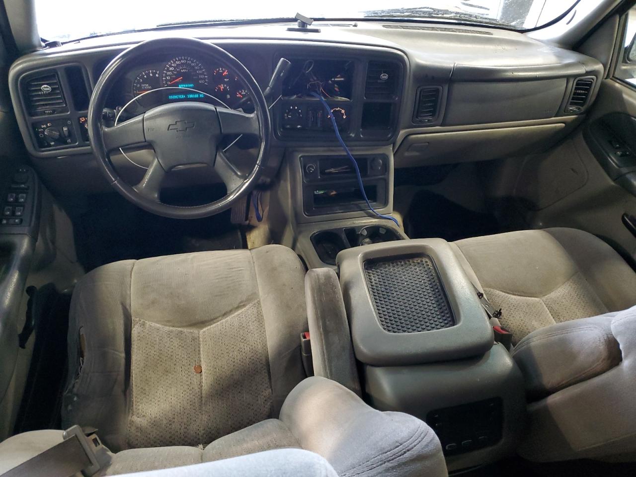 2003 Chevrolet Tahoe - Image 8