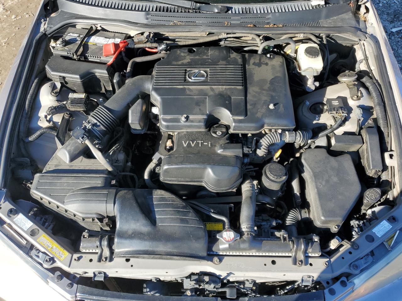 2003 Lexus IS - Image 11
