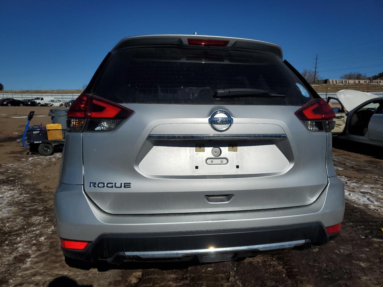 2017 Nissan Rogue - Image 6