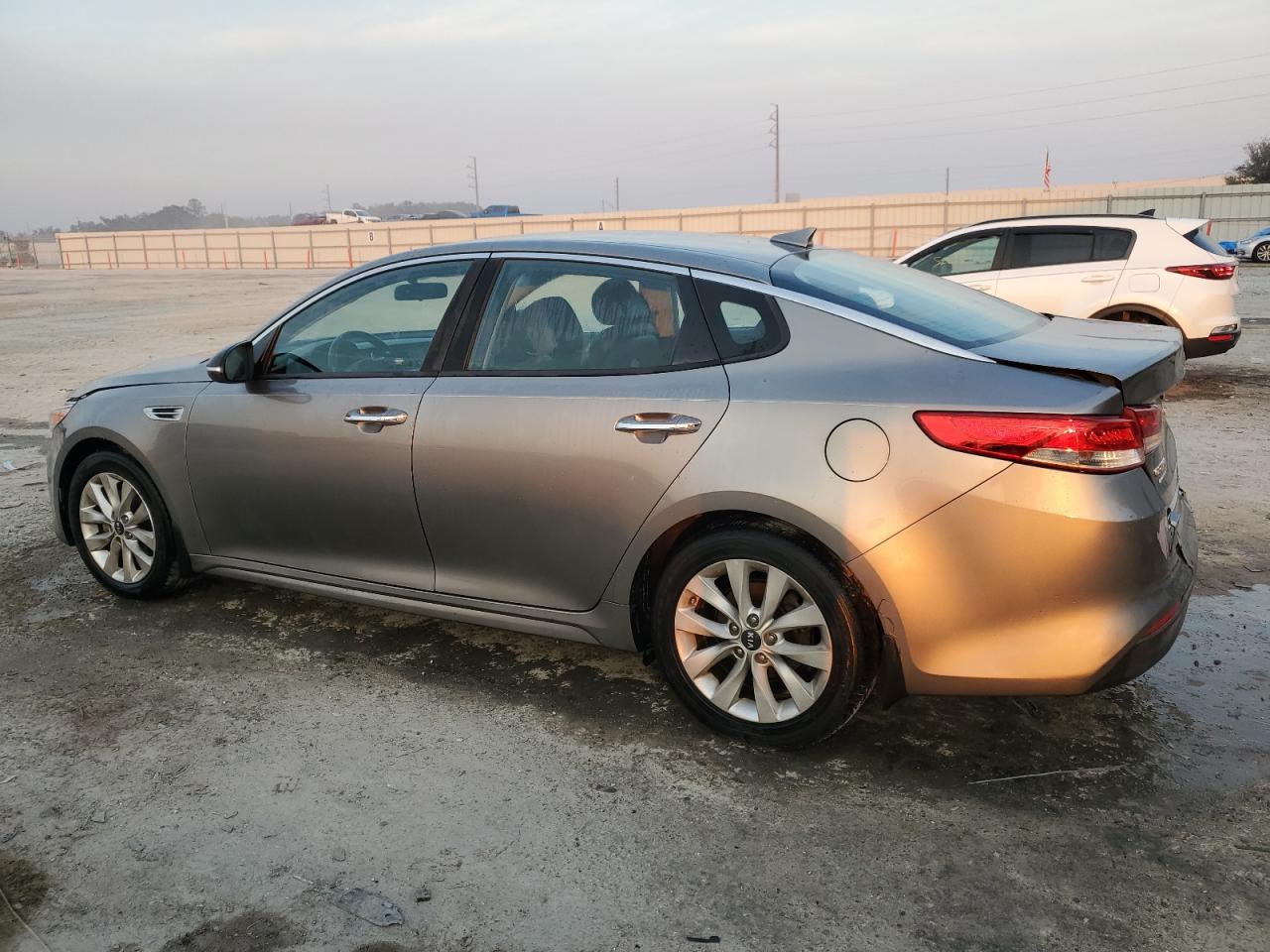 2016 Kia Optima - Image 2