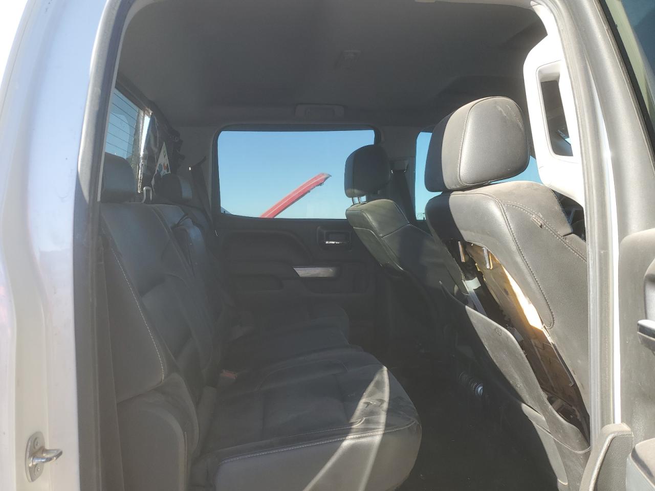 2015 Chevrolet Silverado - Image 10