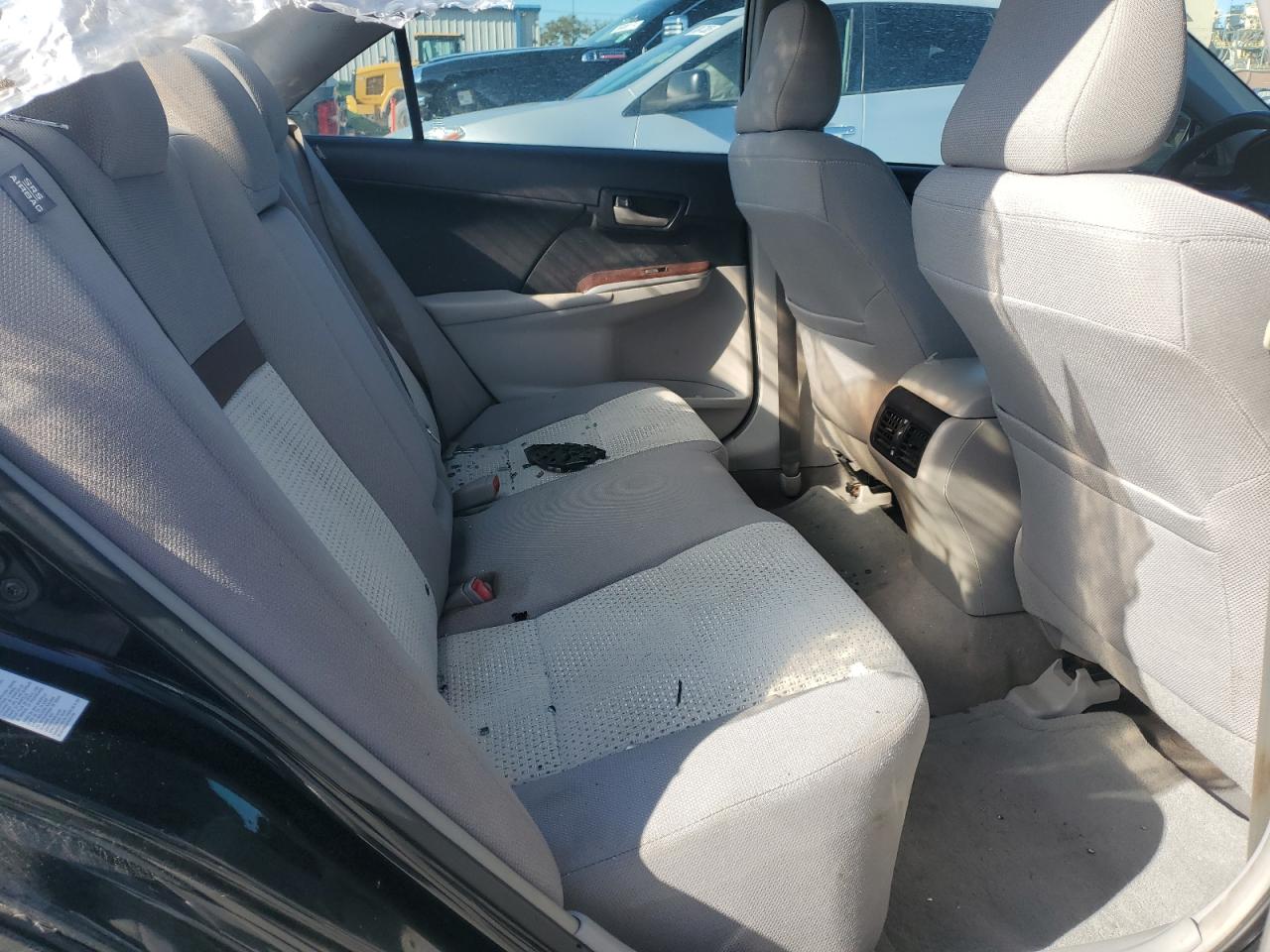 2013 Toyota Camry - Image 11