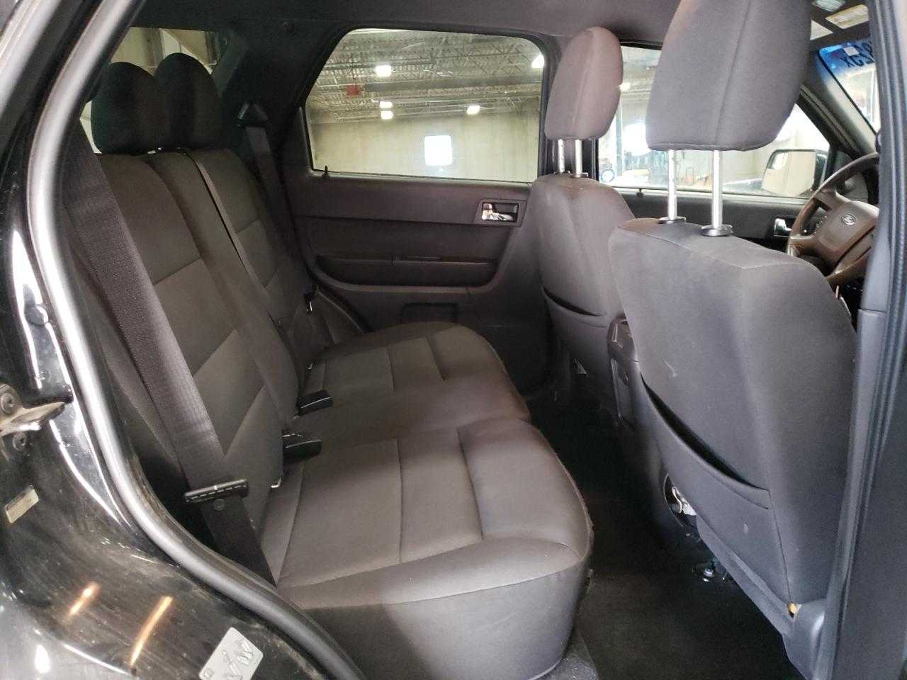 2010 Ford Escape - Image 11