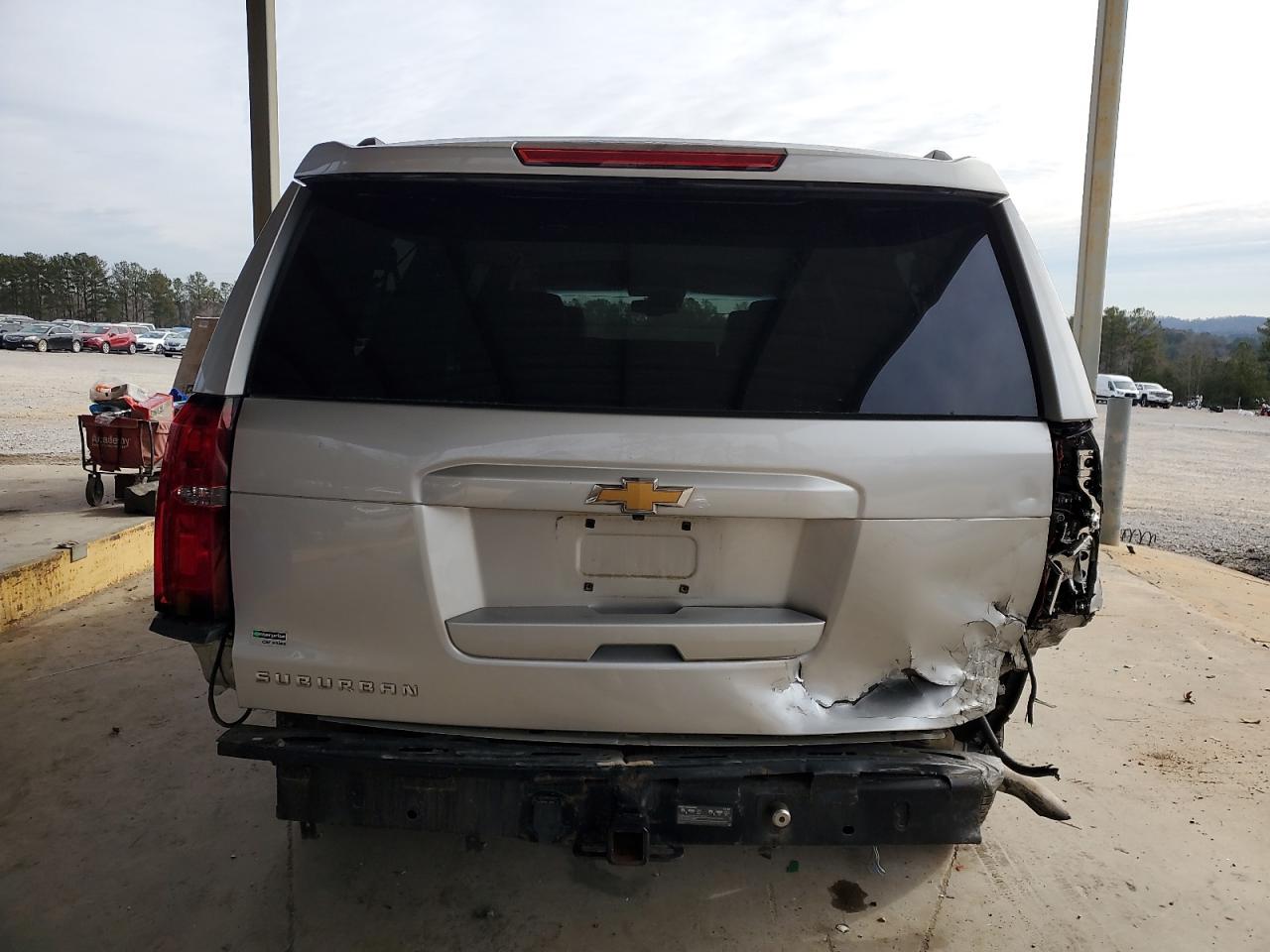 2020 Chevrolet Suburban - Image 6