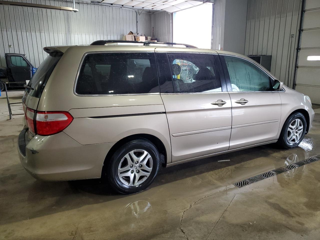 2005 Honda Odyssey - Image 3