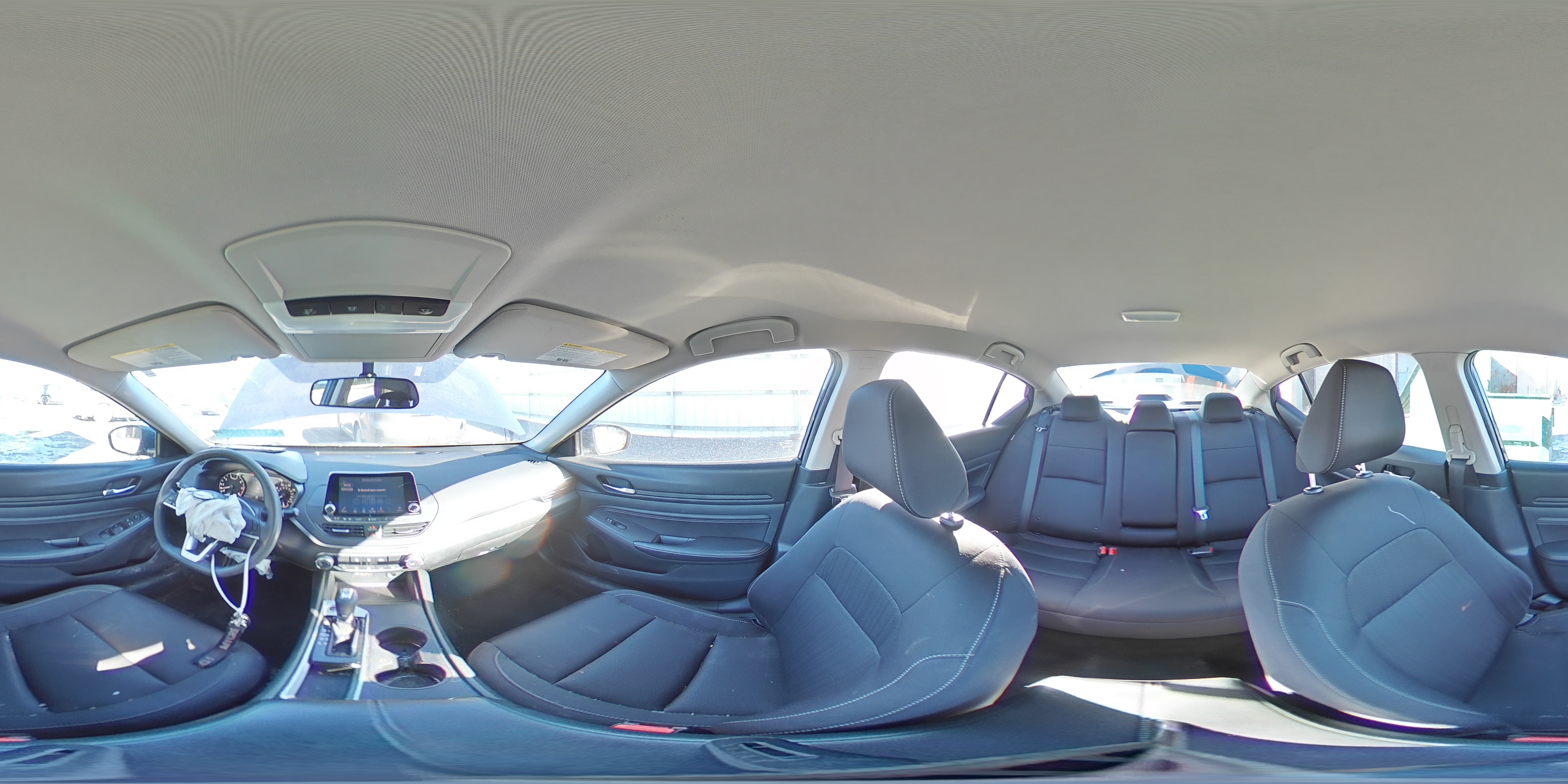 2020 Nissan Altima - Image 12