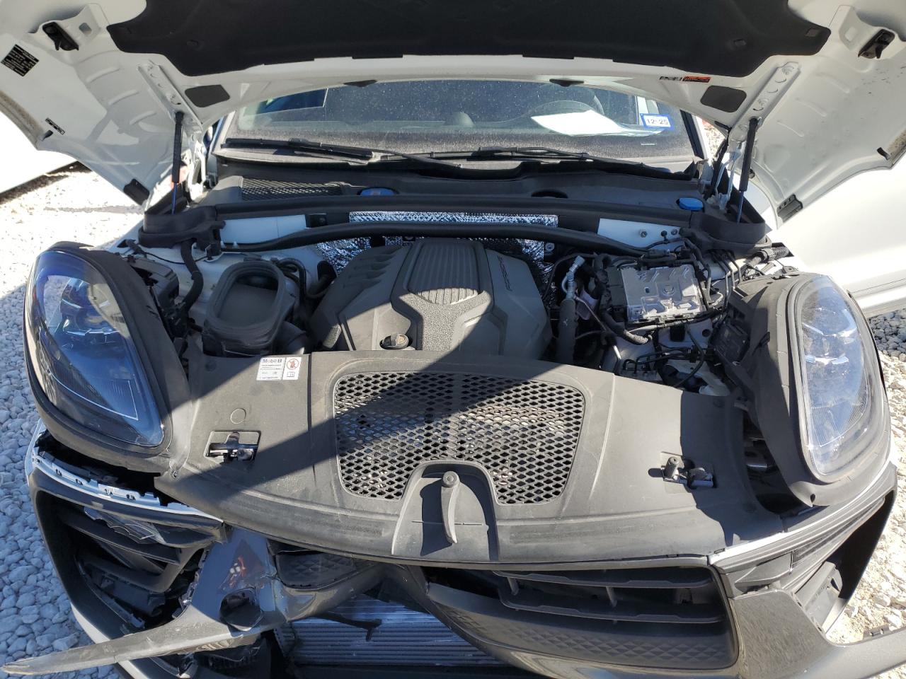 2024 Porsche Macan - Image 12