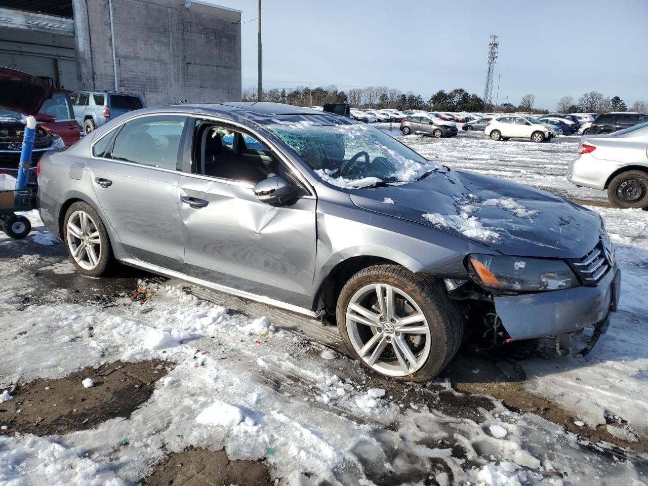2015 Volkswagen Passat - Image 4