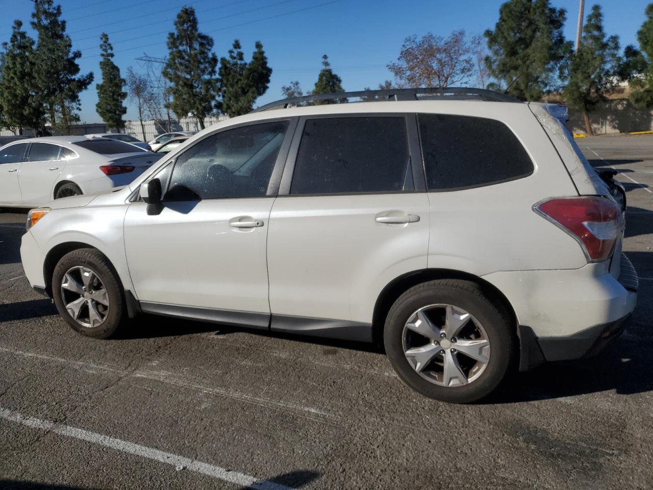 VIN JF2SJADC3FH576161 2015 SUBARU FORESTER no.2