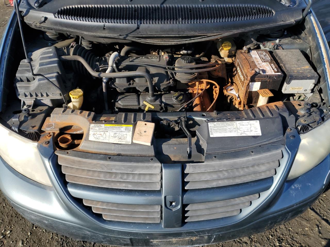 2005 Dodge Caravan - Image 12