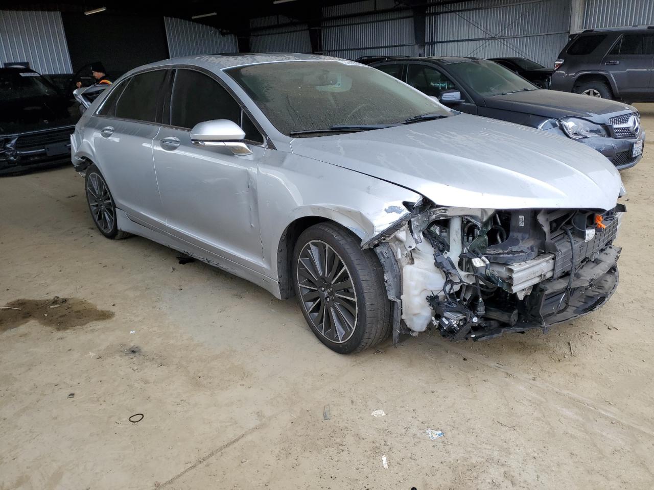 2016 Lincoln MKZ - Image 4