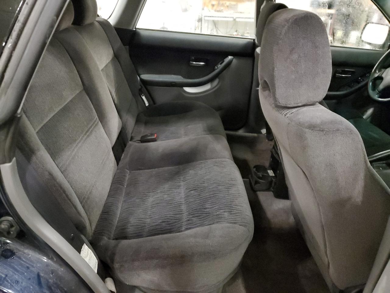 2000 Subaru Legacy - Image 10