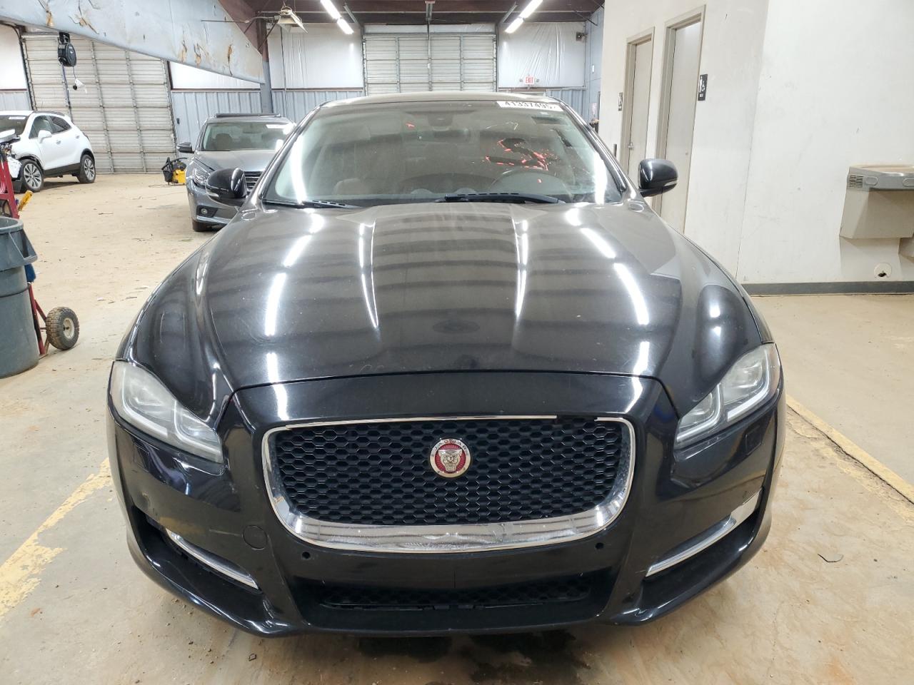 VIN SAJWA1C73G8V93601 2016 JAGUAR XJ no.5